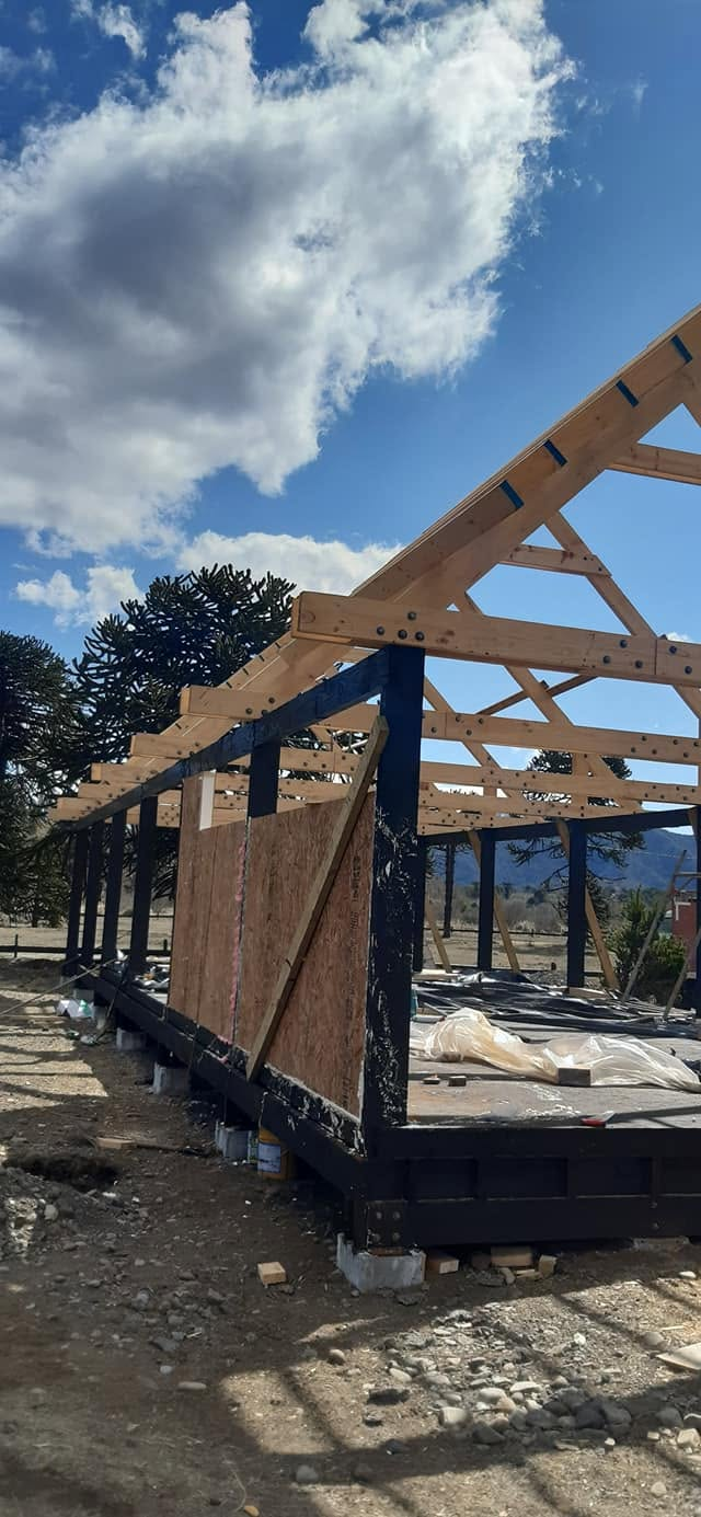 Montaje de paneles SIP en vivienda de 1 piso en la Cordillera